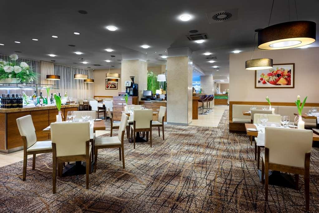 Hilton Garden Inn Krakau Restaurant foto